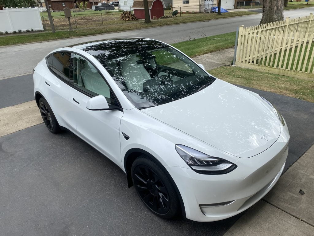 white car get auto detailing service at Lucent ReflectionZ, Chicago, IL