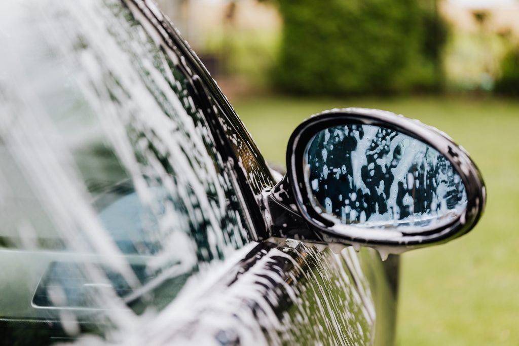 wash a ceramic coating car at Lucent ReflectionZ Oak Lawn, IL